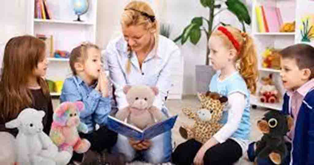 Teacher reading to children holding stuffed animals, showing how plush toys support learning and imagination in group settings.